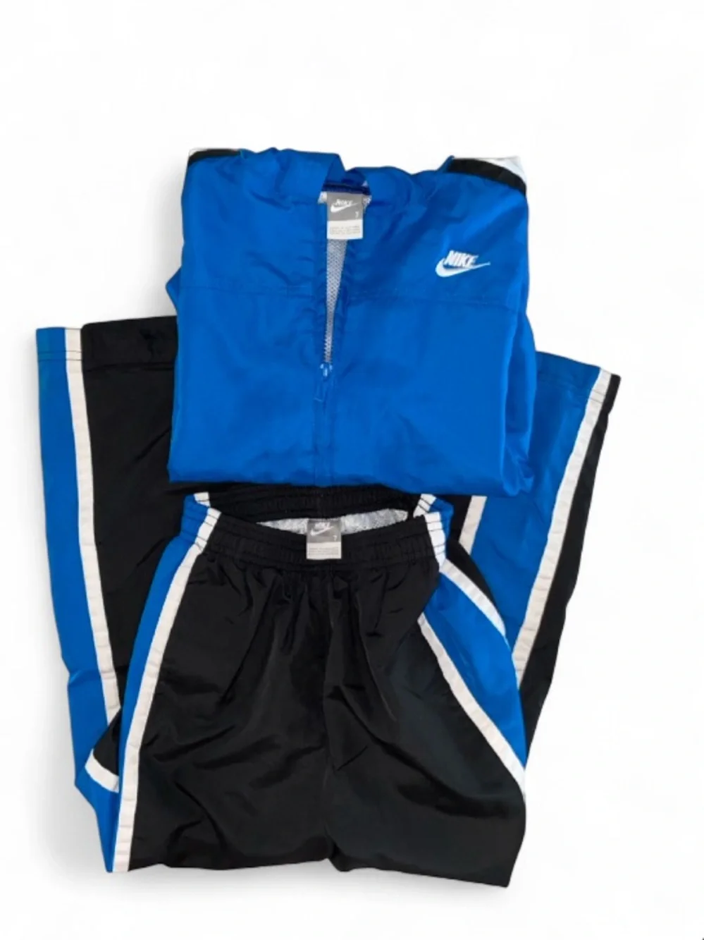 Nike Swoosh Outfit